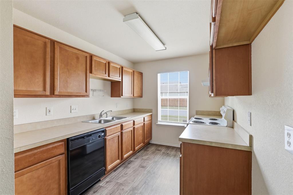 10716 Wild Oak Drive Property Photo 9