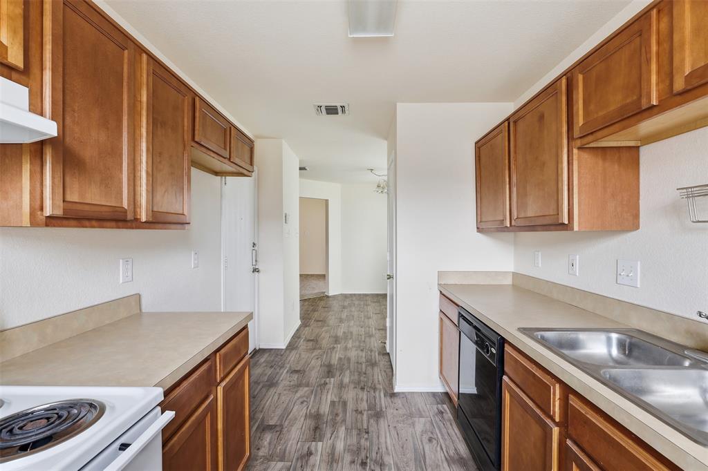 10716 Wild Oak Drive Property Photo 11