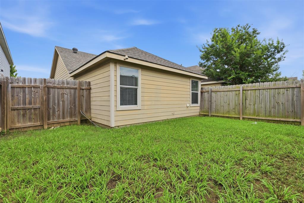 10716 Wild Oak Drive Property Photo 18