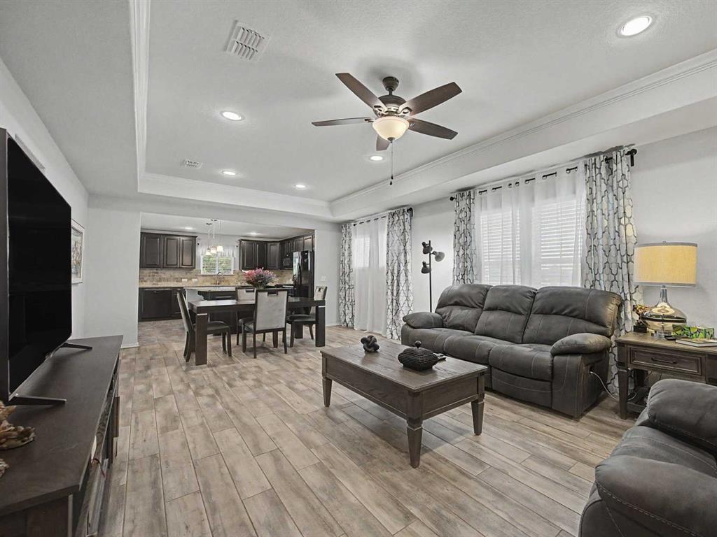 6993 Hickory Creek Drive Property Photo 5