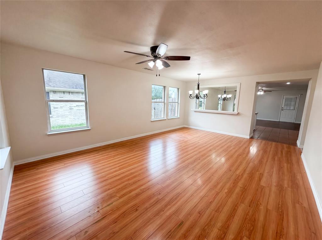 111 Forest Park Lane Property Photo 3
