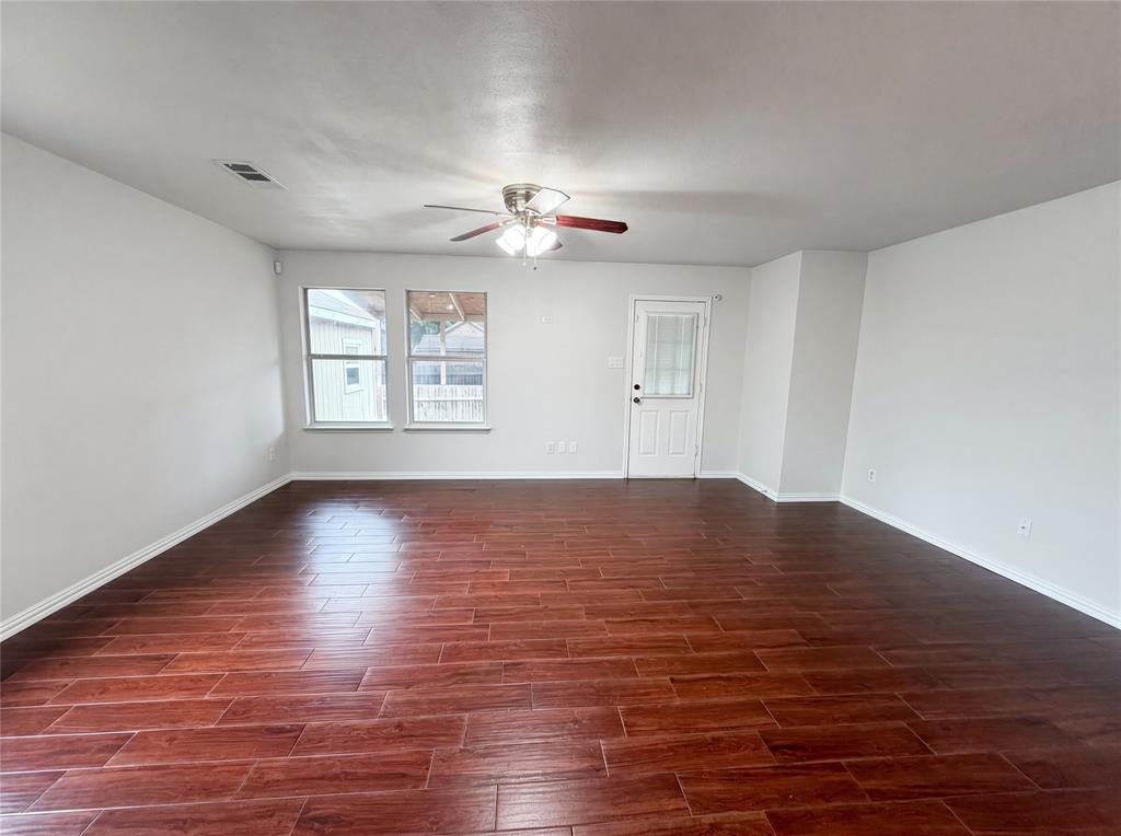 111 Forest Park Lane Property Photo 6