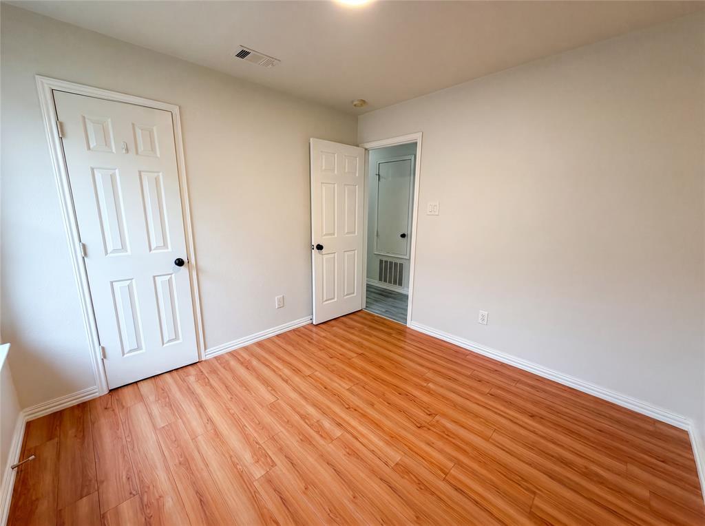 111 Forest Park Lane Property Photo 10