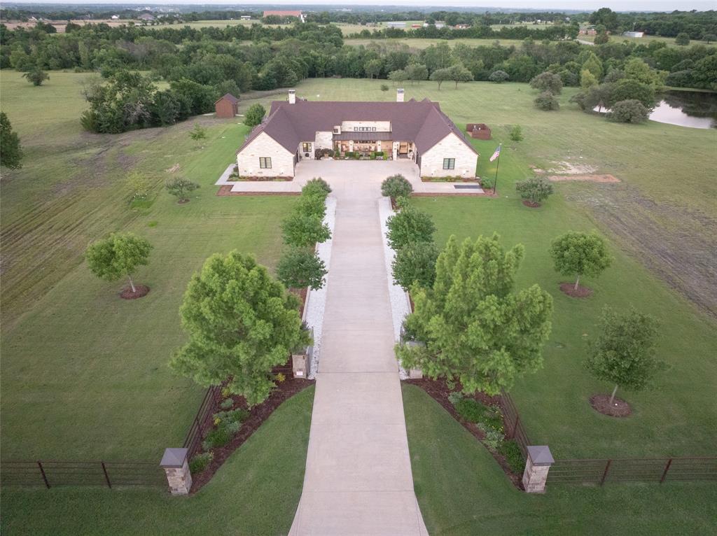 1880 Lone Star Road Property Photo 5