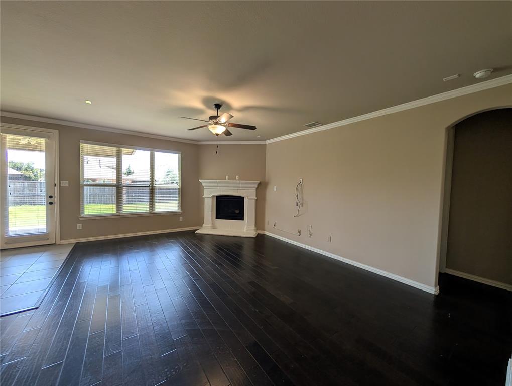 591 Deverson Drive Property Photo 6