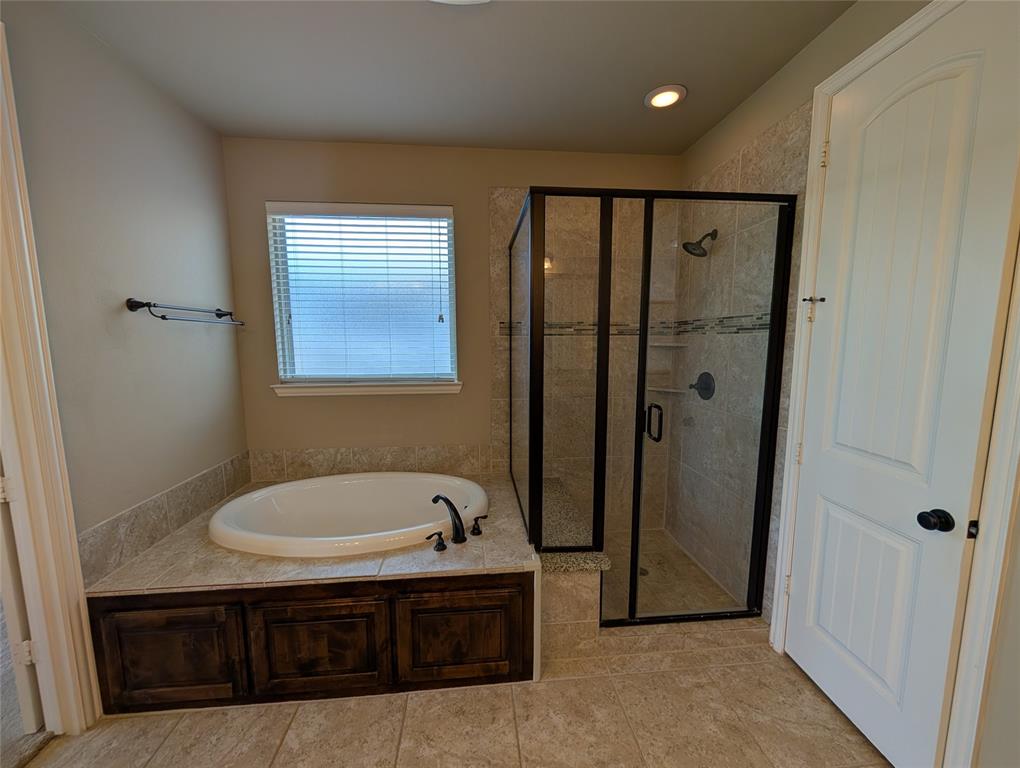 591 Deverson Drive Property Photo 15