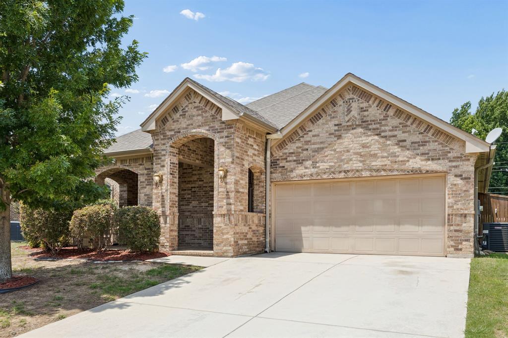 425 Corriente Trail Property Photo 1