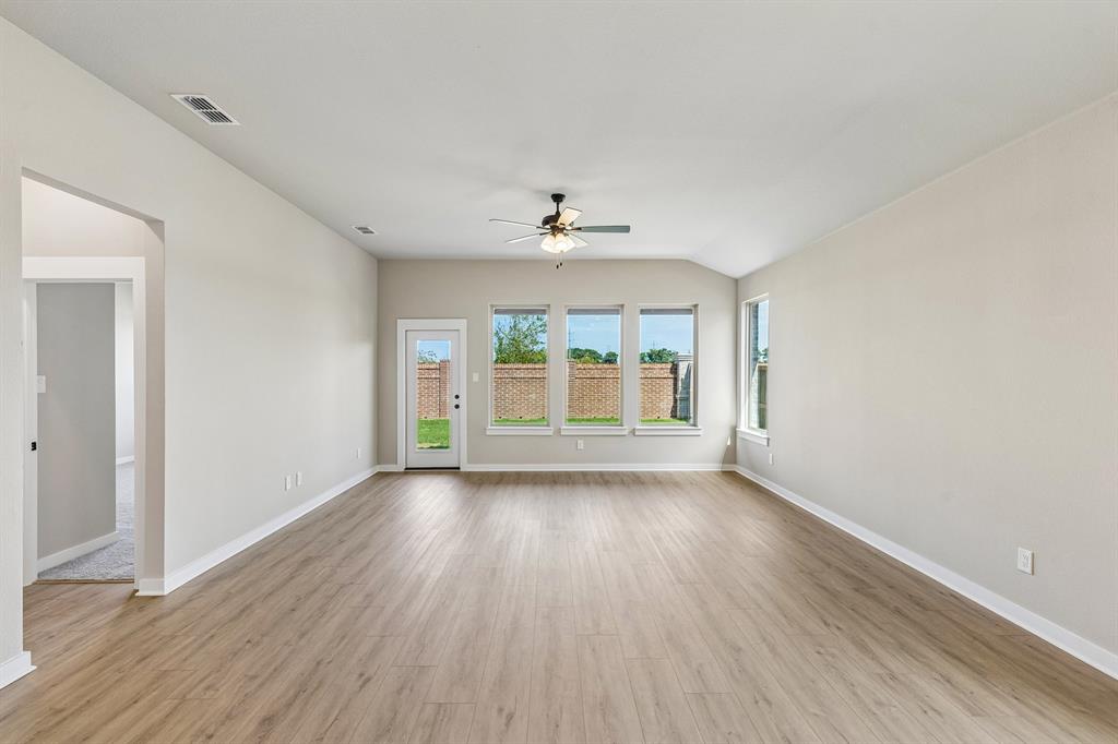 4740 Farmers Drive Property Photo 9