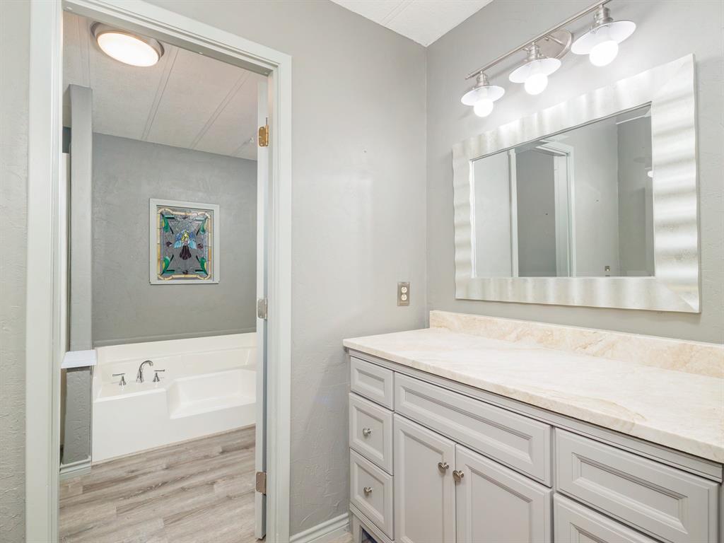 13601 Highway 377 Property Photo 40