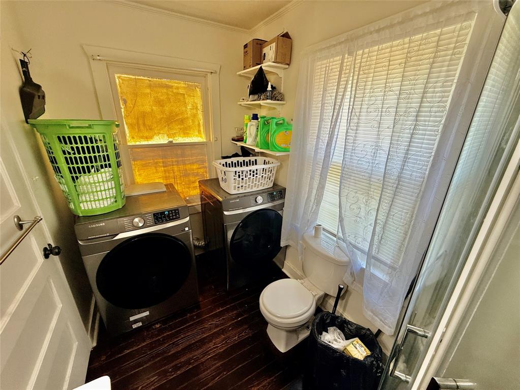 922 Plum Street Property Photo 14