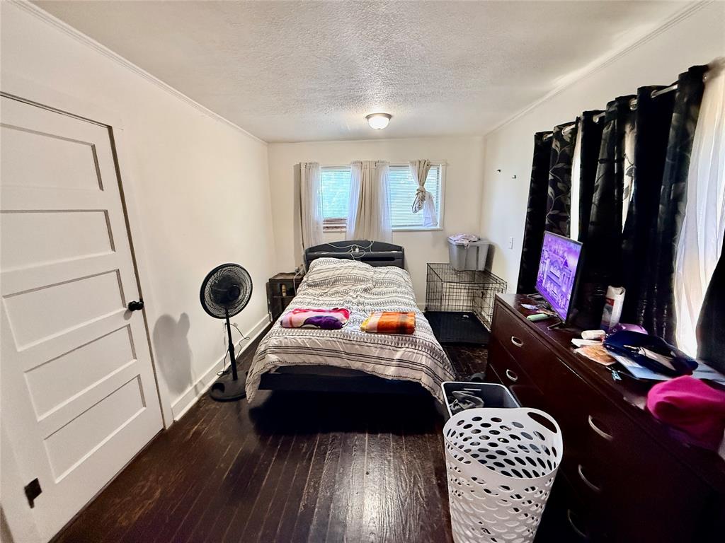 922 Plum Street Property Photo 15