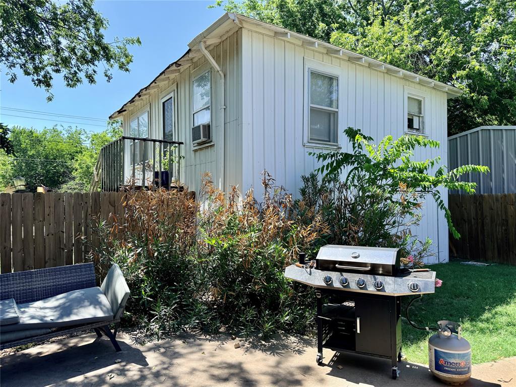 922 Plum Street Property Photo 16