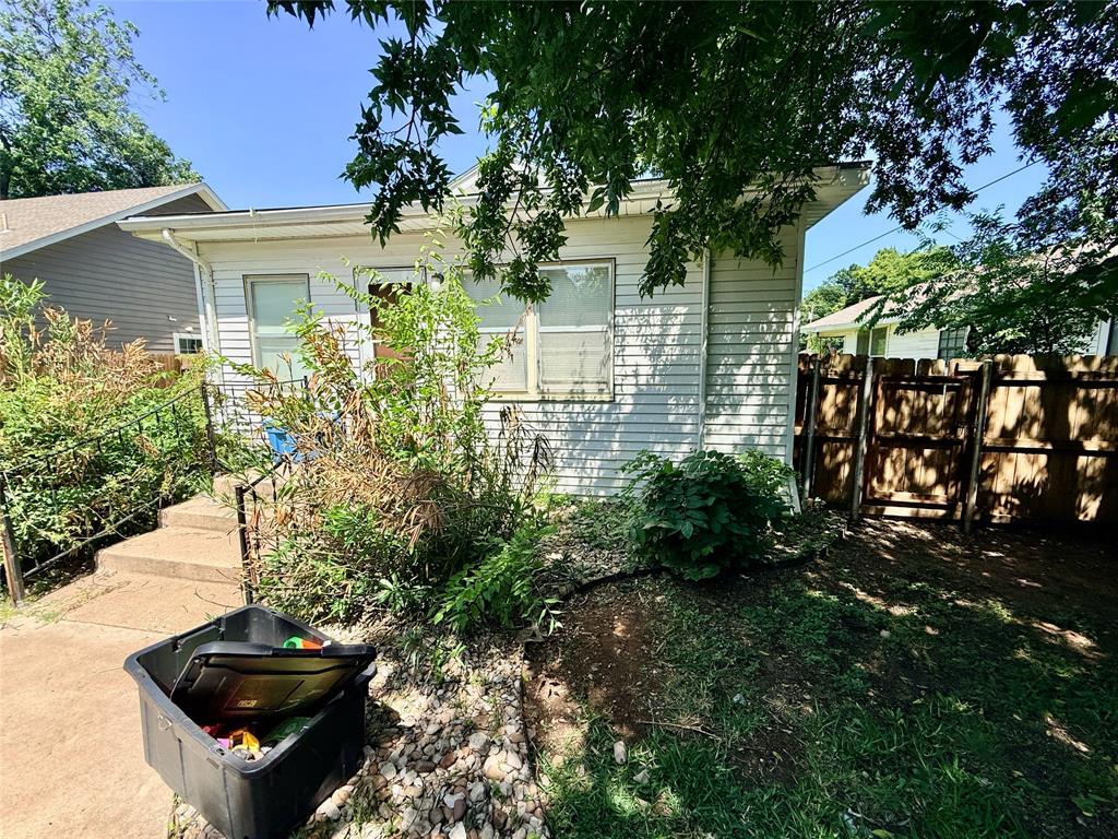 922 Plum Street Property Photo 17