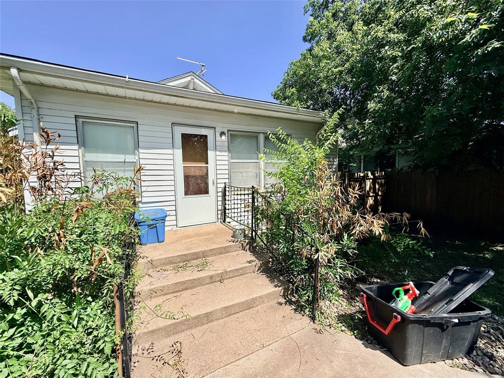 922 Plum Street Property Photo 18