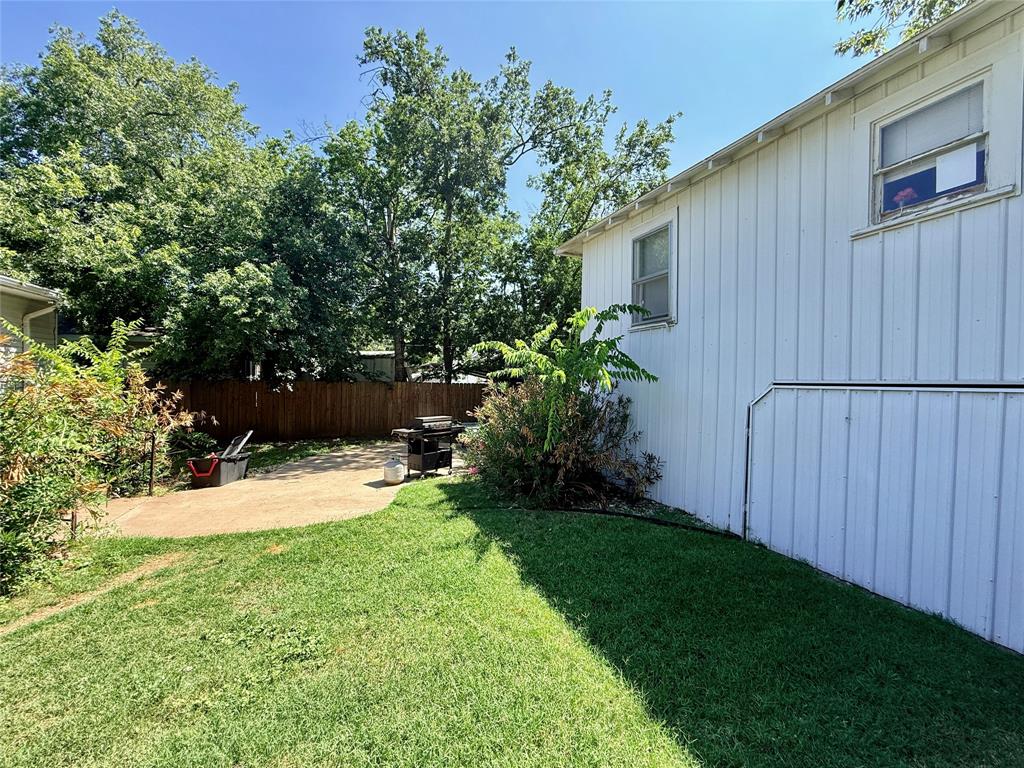 922 Plum Street Property Photo 24