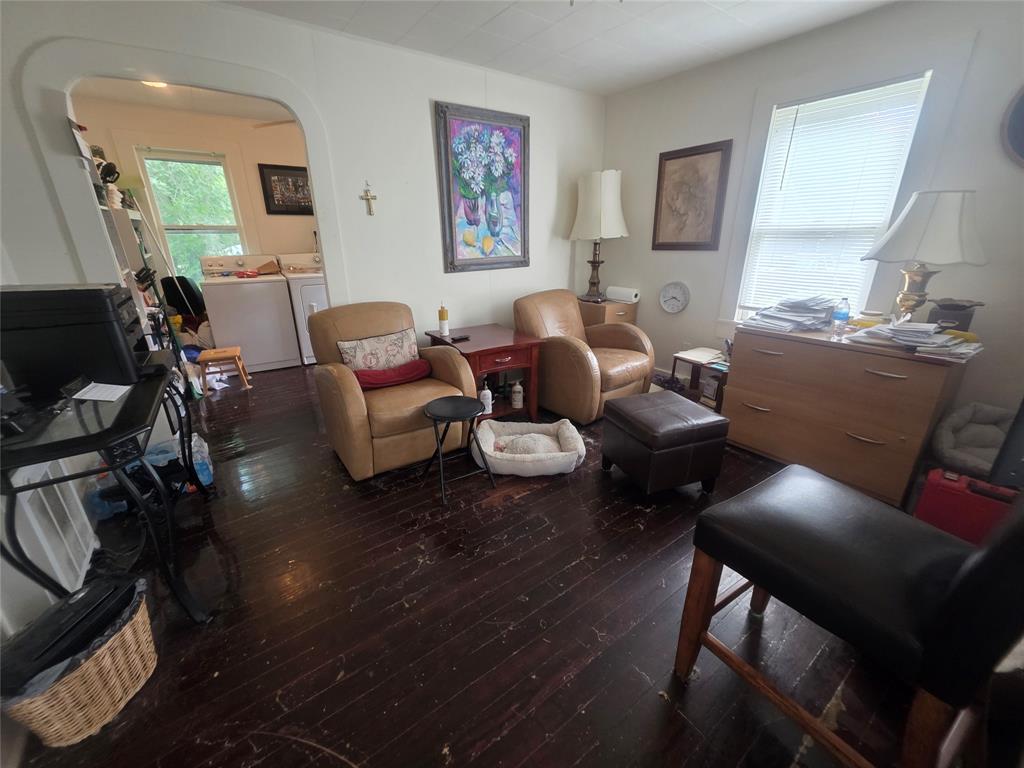 922 Plum Street Property Photo 27