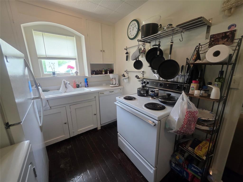 922 Plum Street Property Photo 31