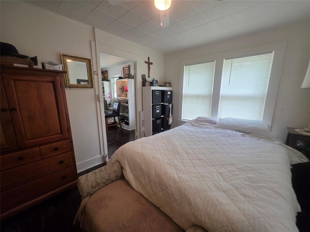 922 Plum Street Property Photo 33