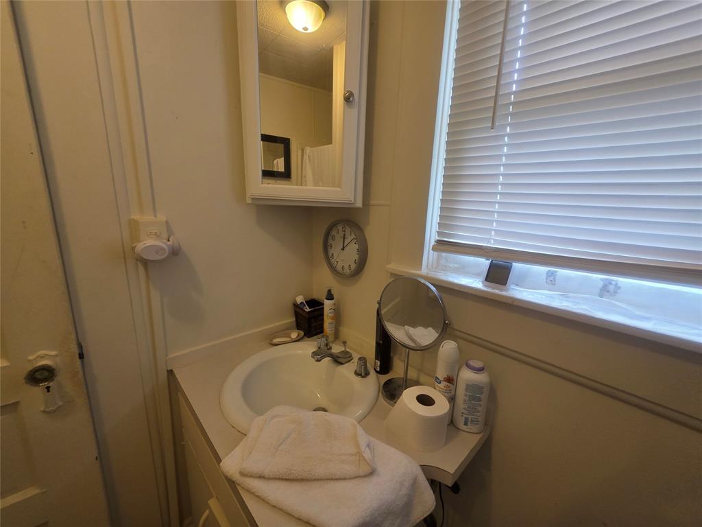 922 Plum Street Property Photo 35