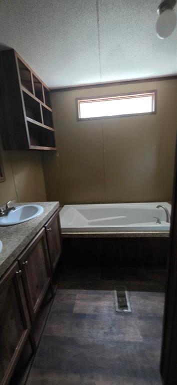 809 Greenbriar Drive Property Photo 6
