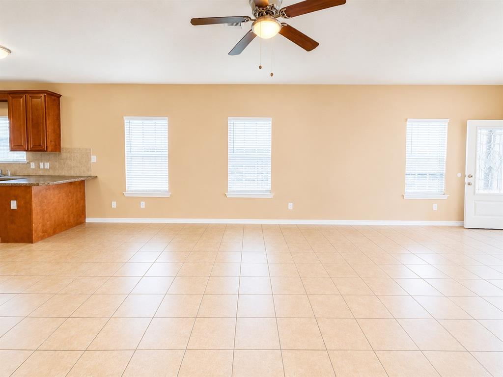 1108 Parkway Trail Property Photo 3