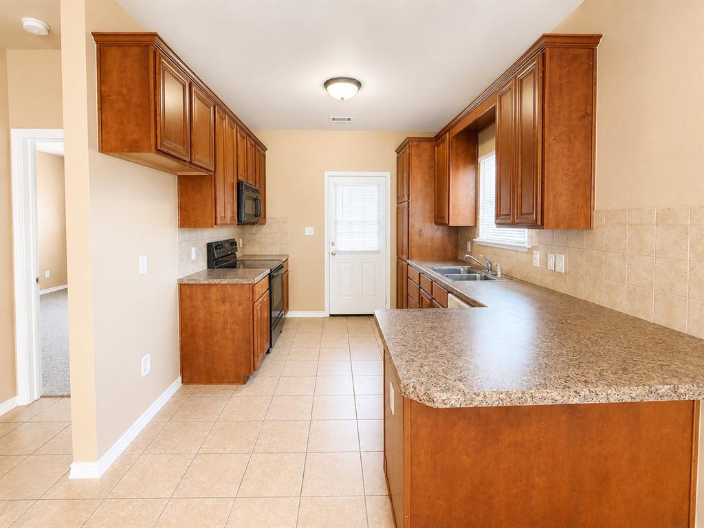 1108 Parkway Trail Property Photo 6