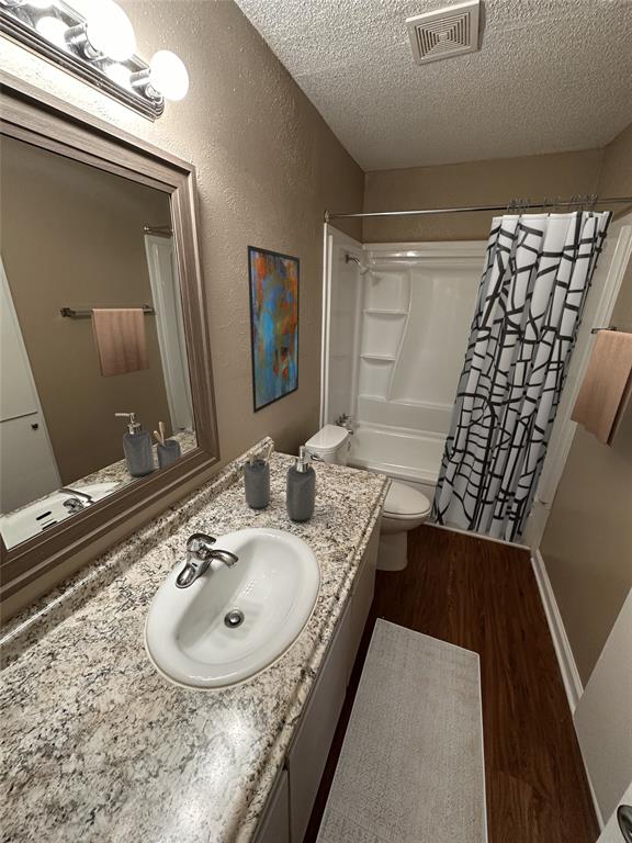 4639 Williams Road 108 Property Photo 7