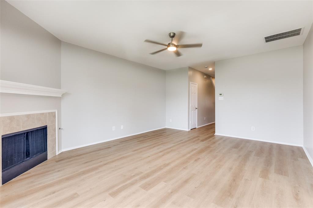 12161 Thicket Bend Drive Property Photo 4