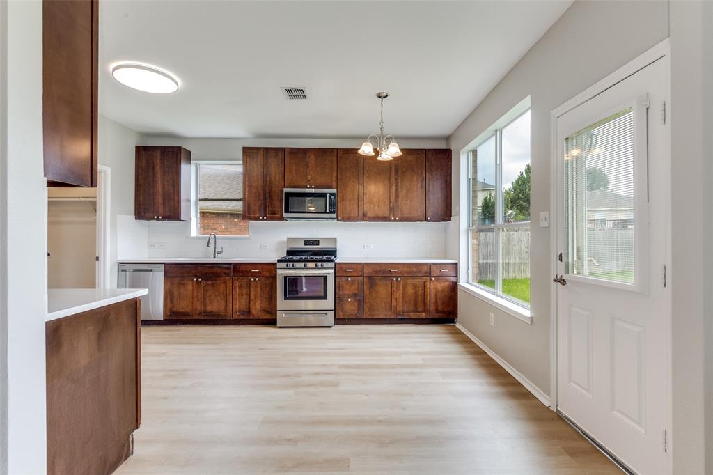 12161 Thicket Bend Drive Property Photo 8