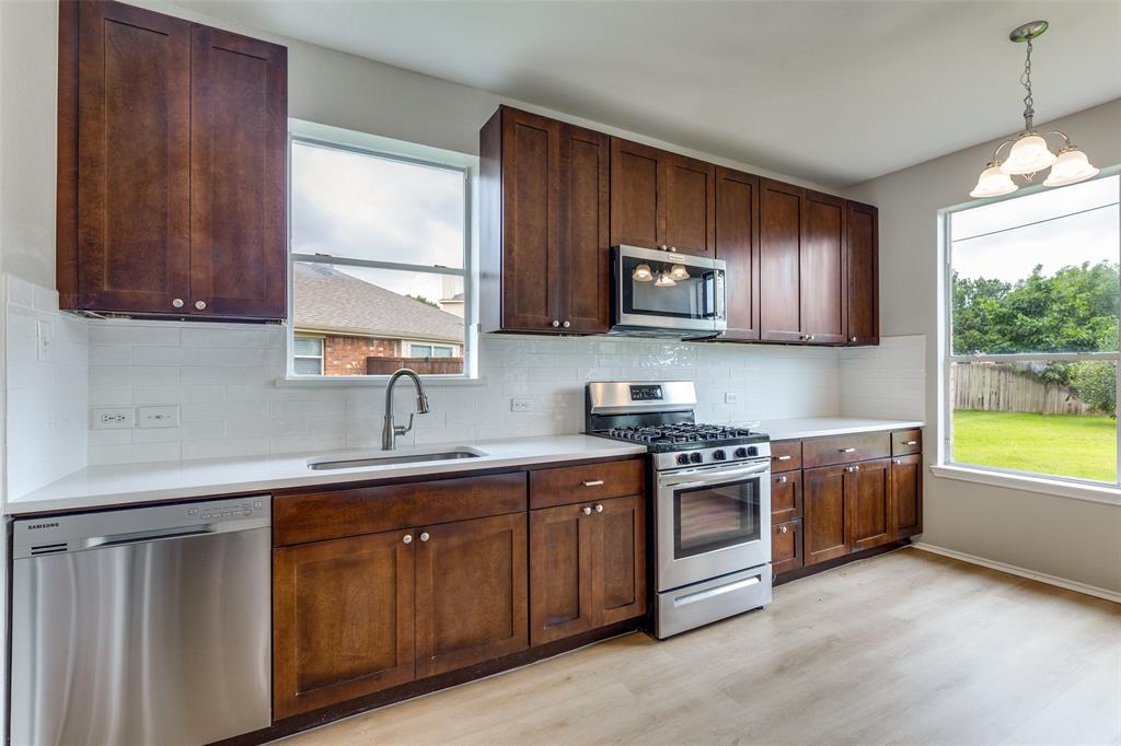 12161 Thicket Bend Drive Property Photo 10