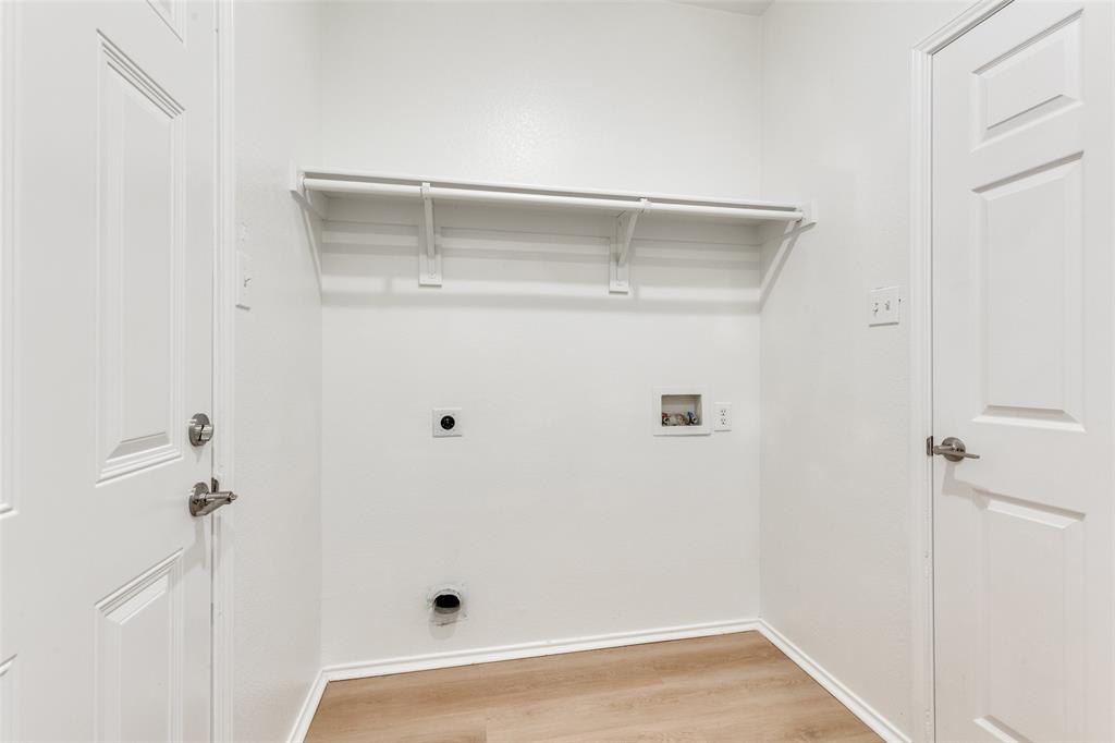 12161 Thicket Bend Drive Property Photo 11