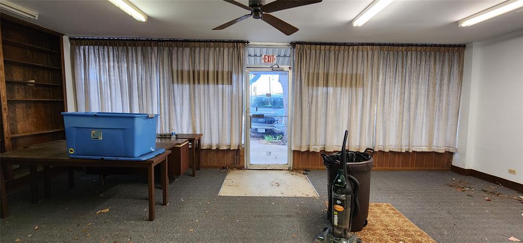 108 E Commerce Property Photo 4