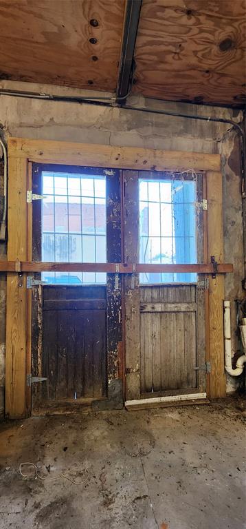 108 E Commerce Property Photo 27