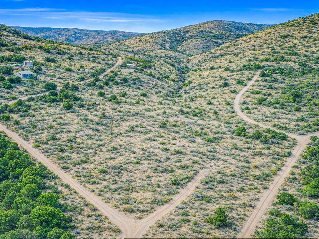 Apn:35033 Yucca Circle Property Photo 4