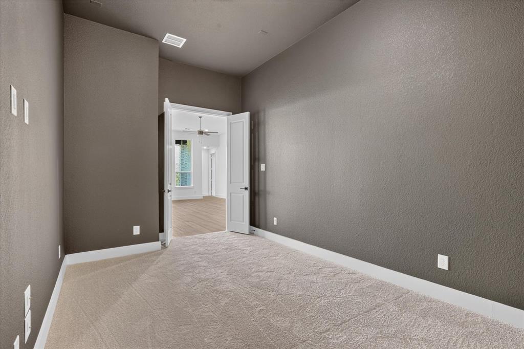 1025 Pelotazo Avenue Property Photo 24