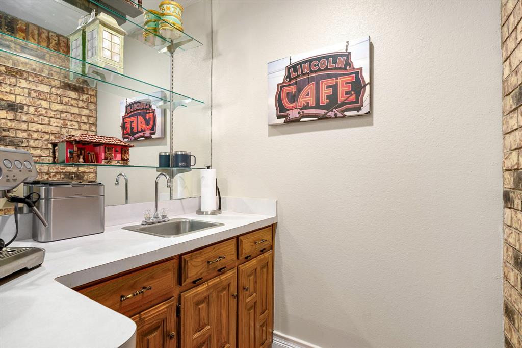 709 Chaffee Court Property Photo 29