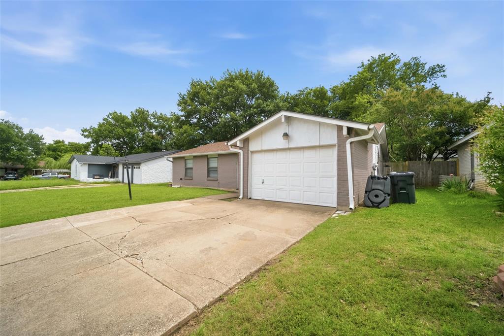 1606 Natches Drive Property Photo 3