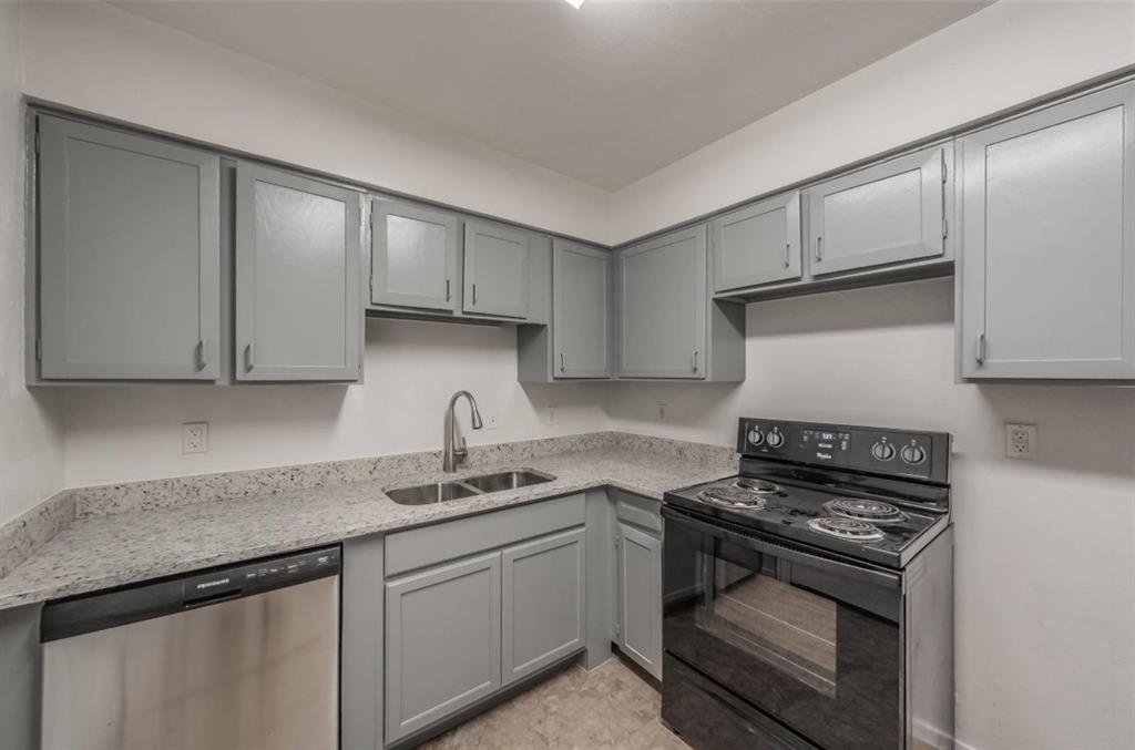 1821 Ridgeview Street Property Photo 3
