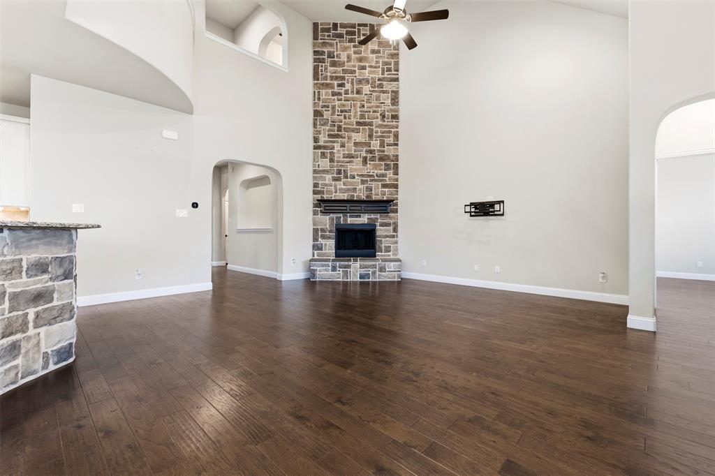 421 Summer Grove Drive Property Photo 2