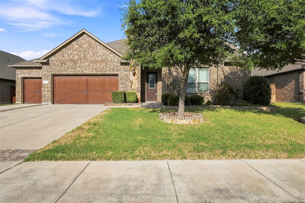 421 Summer Grove Drive Property Photo 6