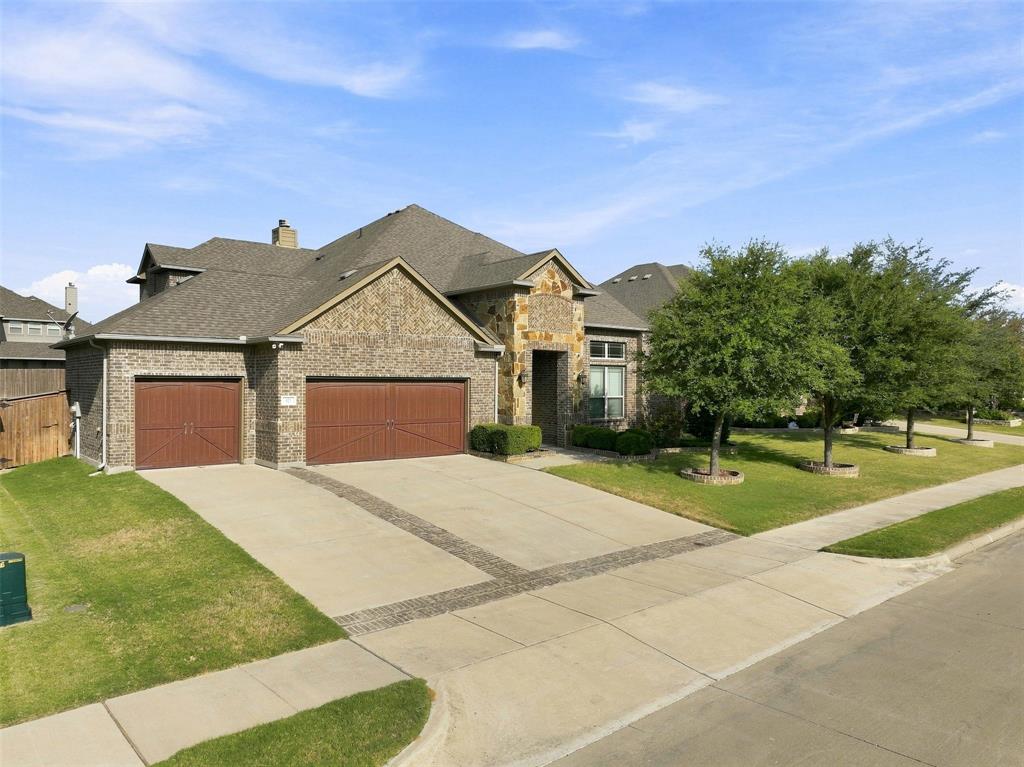 421 Summer Grove Drive Property Photo 9