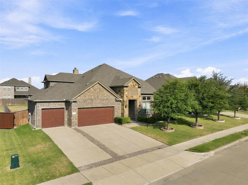 421 Summer Grove Drive Property Photo 10