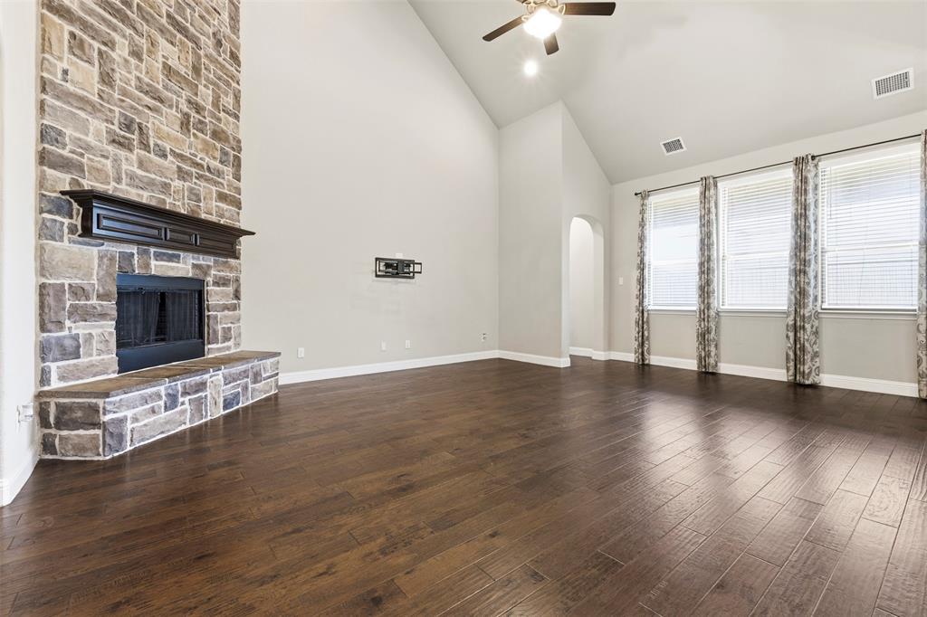 421 Summer Grove Drive Property Photo 16