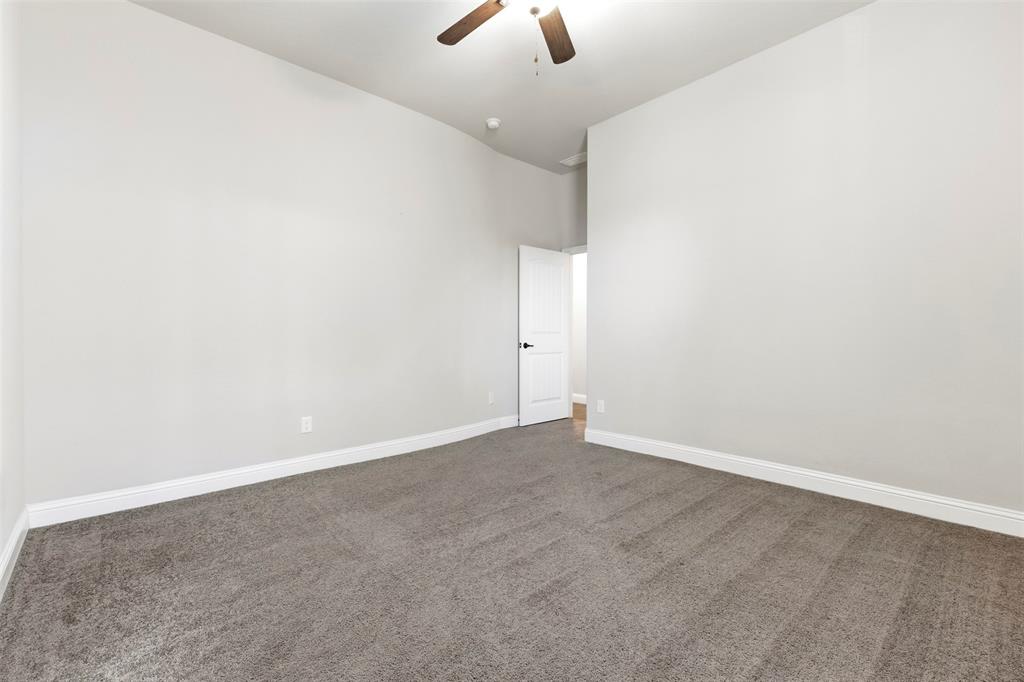 421 Summer Grove Drive Property Photo 28