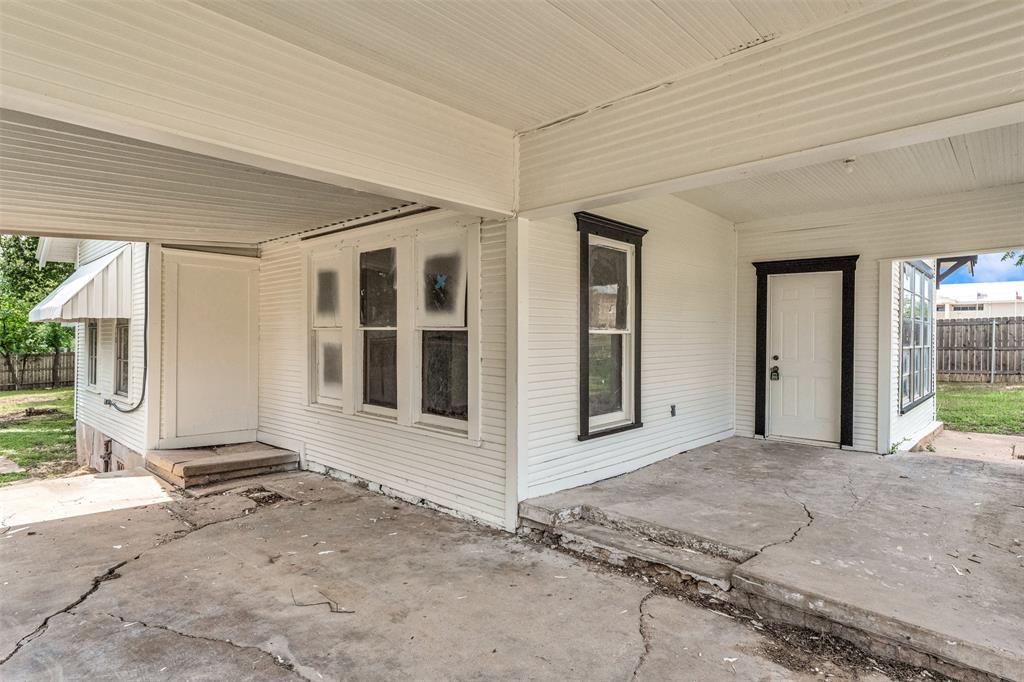 210 S 5th Street Property Photo 4