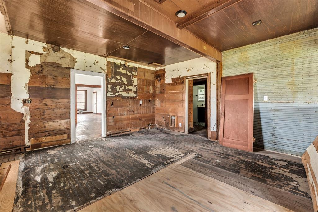 210 S 5th Street Property Photo 8