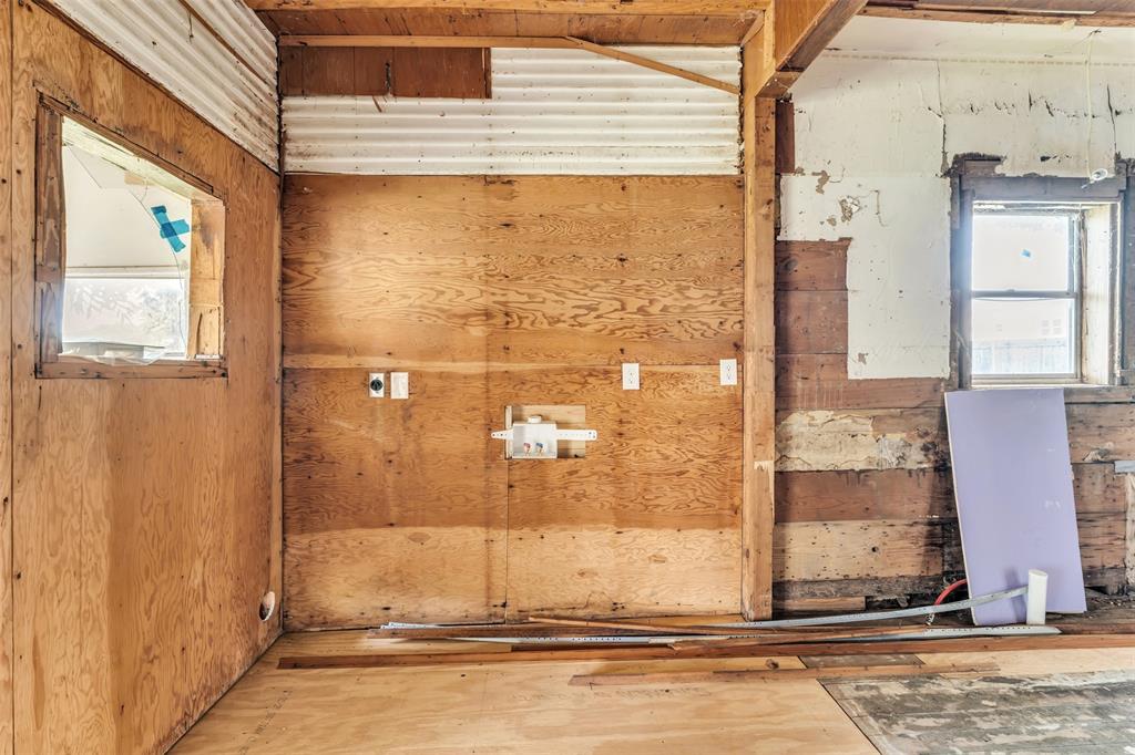 210 S 5th Street Property Photo 9