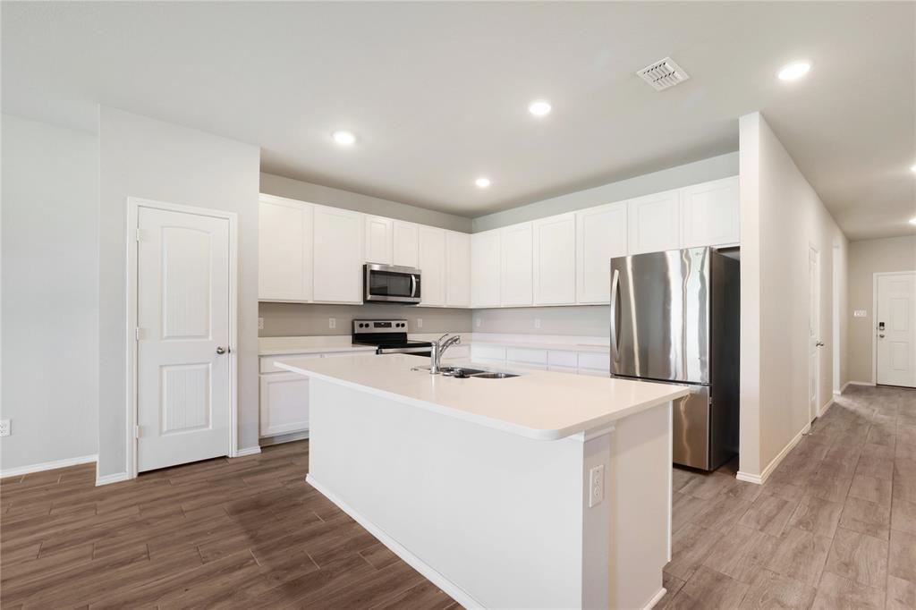 1217 Benwick Drive Property Photo 3