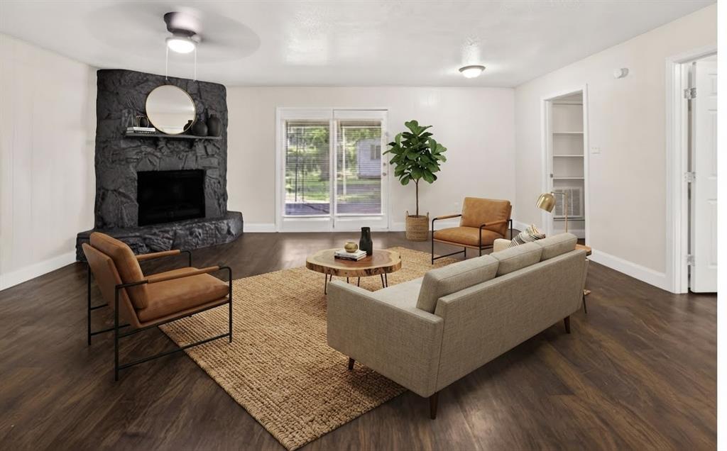 15131 Oakwood Lane Property Photo 1