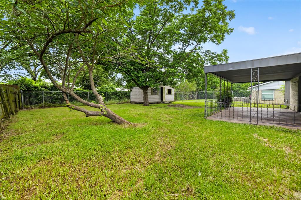 15131 Oakwood Lane Property Photo 4
